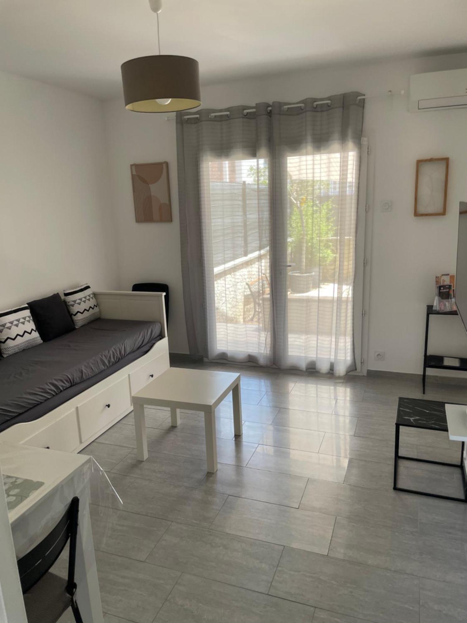 Appartement T2 Avec Terrasse Et Cour 카바용 외부 사진