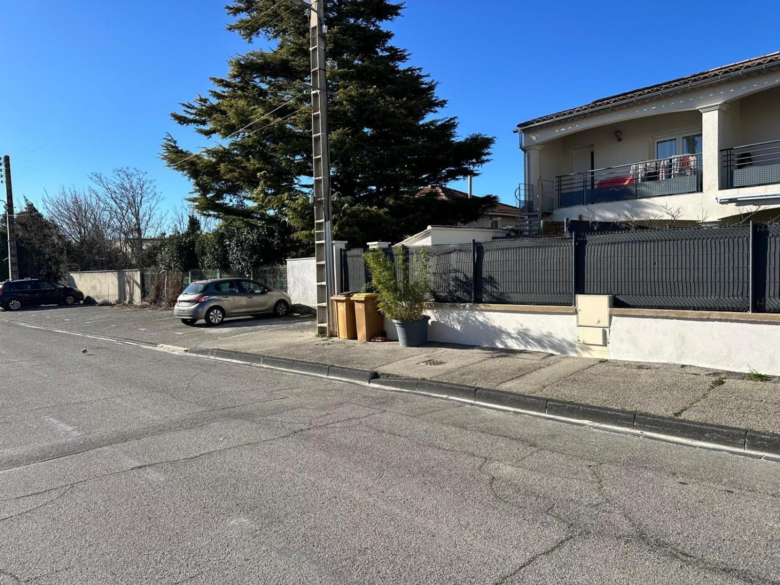 Appartement T2 Avec Terrasse Et Cour 카바용 외부 사진
