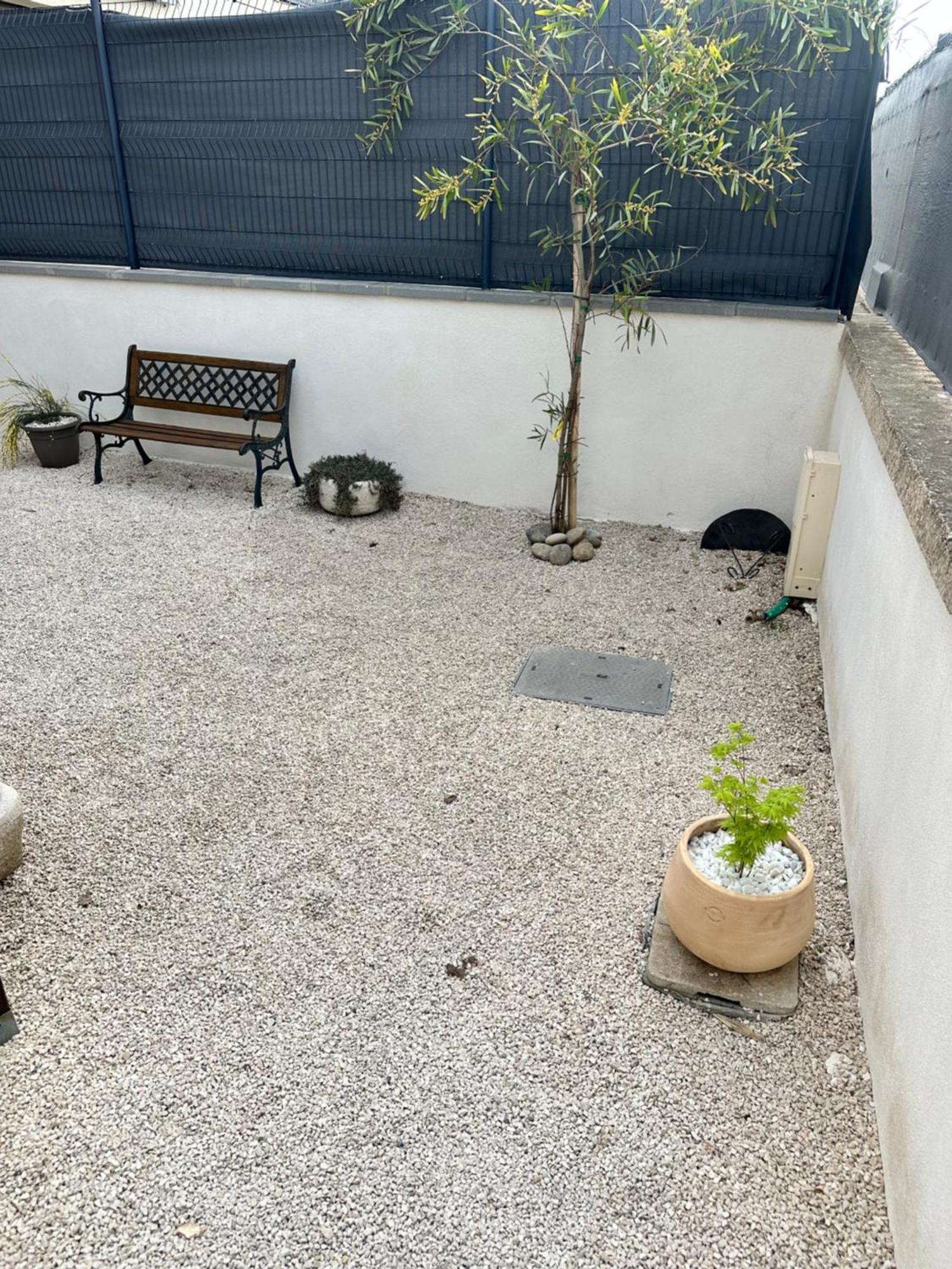 Appartement T2 Avec Terrasse Et Cour 카바용 외부 사진